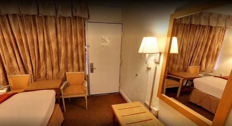 شاطئ ميرتل Ocean Star Hotel (Adults Only) المظهر الخارجي الصورة